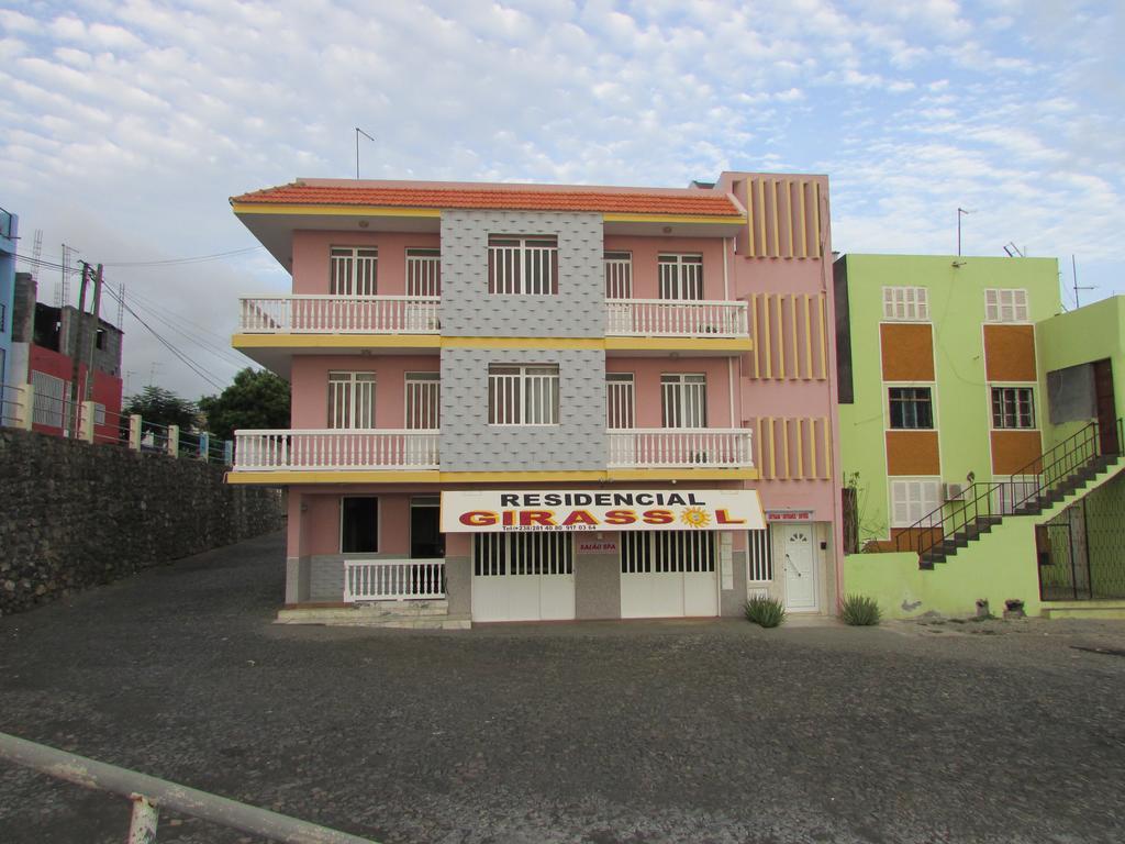 Residencial Girassol, Lda Bed & Breakfast São Filipe Eksteriør bilde