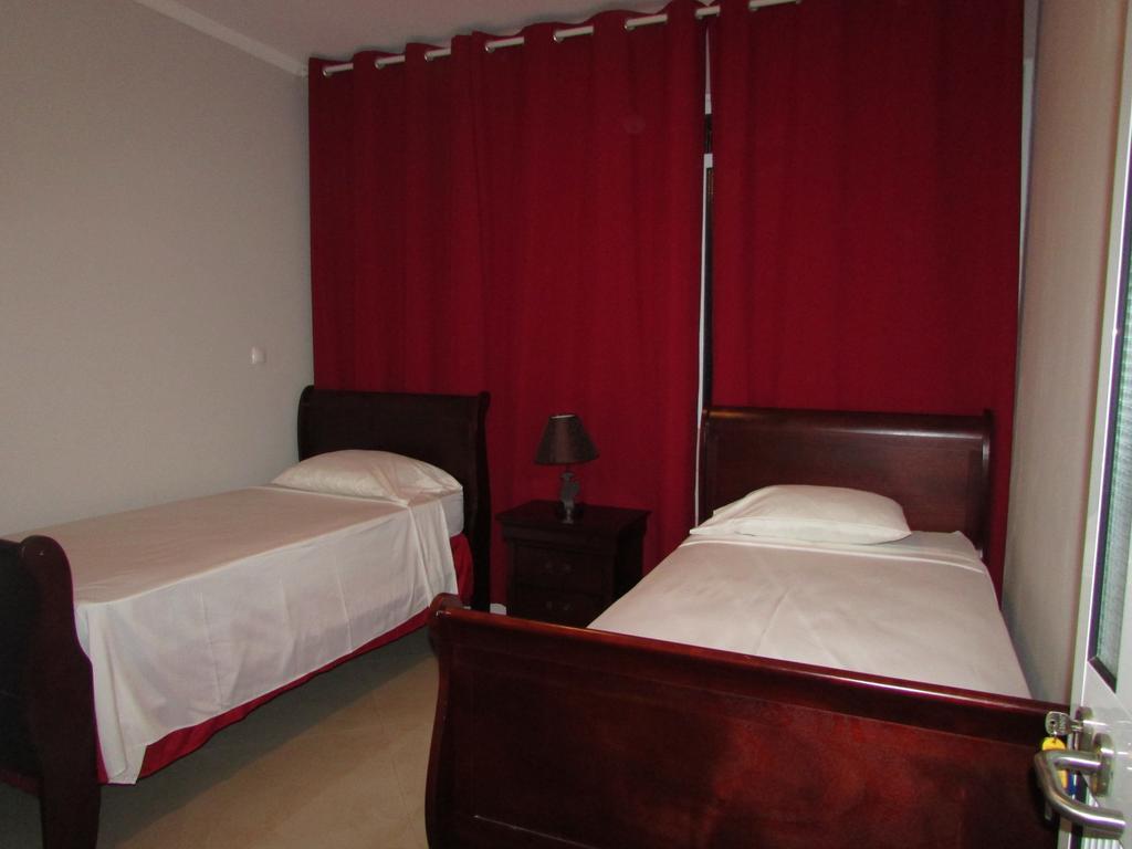 Residencial Girassol, Lda Bed & Breakfast São Filipe Eksteriør bilde