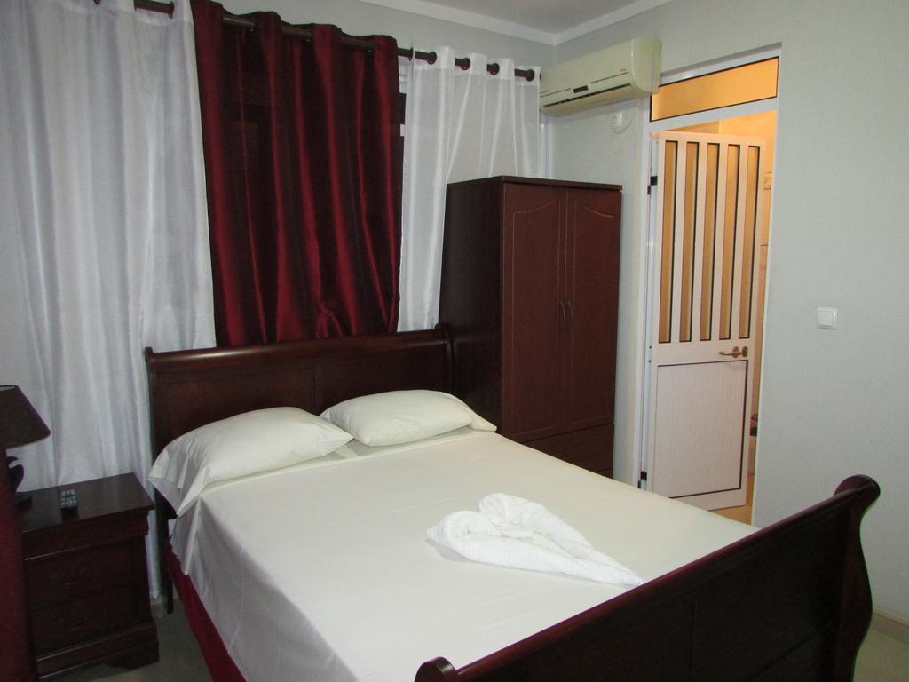 Residencial Girassol, Lda Bed & Breakfast São Filipe Eksteriør bilde