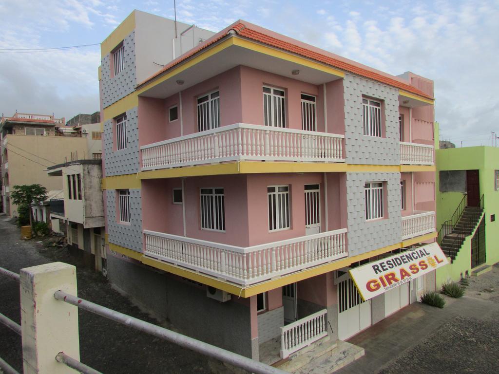 Residencial Girassol, Lda Bed & Breakfast São Filipe Eksteriør bilde