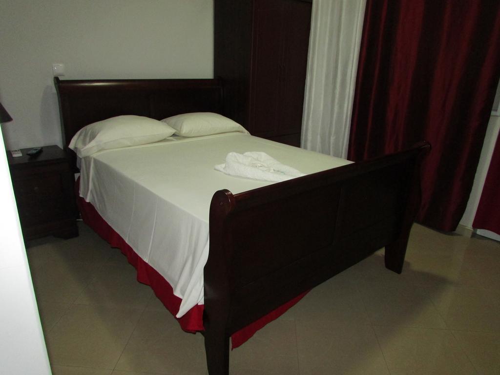 Residencial Girassol, Lda Bed & Breakfast São Filipe Eksteriør bilde
