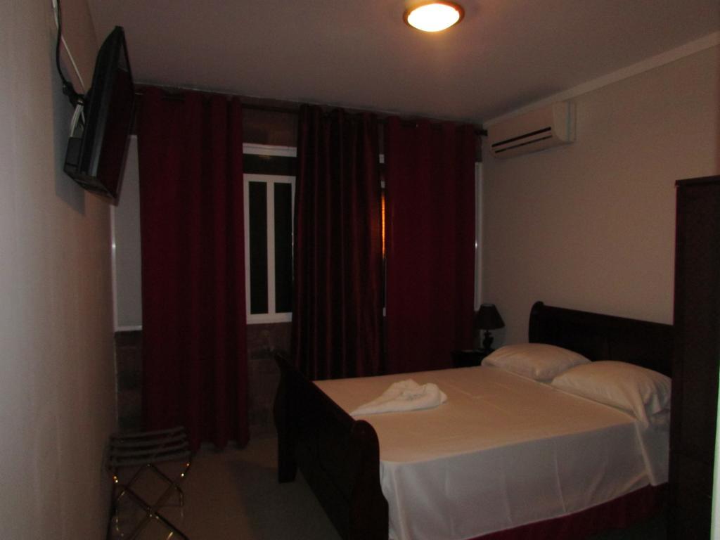Residencial Girassol, Lda Bed & Breakfast São Filipe Eksteriør bilde